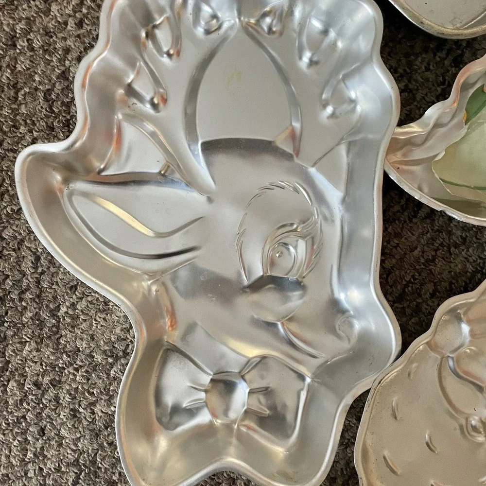 Lot of 6 Wilton Cake Pans Rudolph, Santa, Bear, 3D Bear, Dinosaur, Pluto VTG